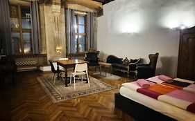 Main Square 18 King Apartament